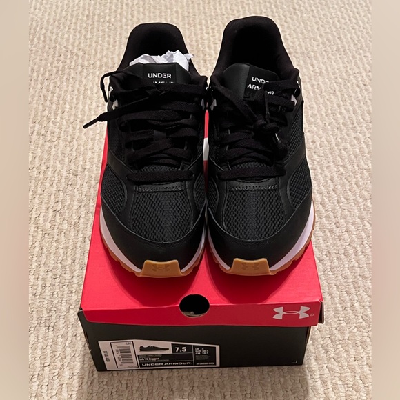 NIB Under Armour Women’s Black Sneakers Size 7.5 - Picture 2 of 5